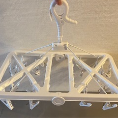 【大阪駅近辺】ニトリ製　ピンチハンガー24ピンチ、ハンガー10本セットの画像