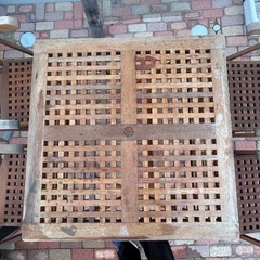 机と椅子の画像