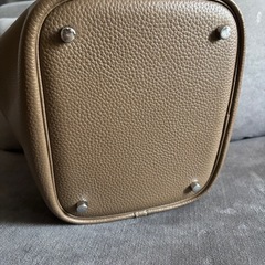 本革キューブバッグ　mm   エトゥープ　の画像
