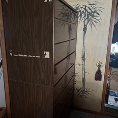 昭和レトロな整理ダンス
の画像