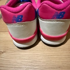 未使用ニューバランス23㌢スニーカーの画像