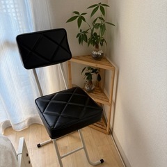 折り畳み椅子の画像