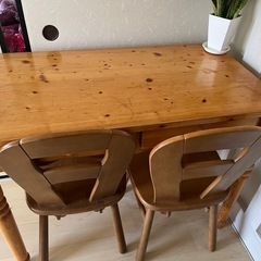 デイニングテブールの画像