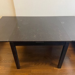 IKEA ダイニングテーブルの画像