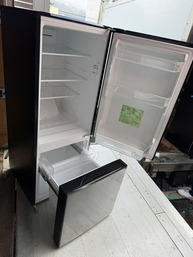 NO B870?福岡市内配送設置無料✨?REFAGE YRZ-F15LK 2ドア冷蔵庫 156L 右開き ブラック 2024年