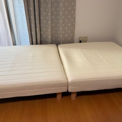 ベッドフレームの画像