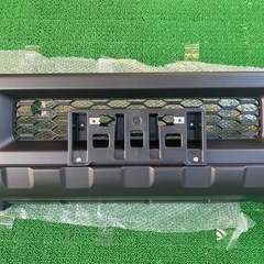 ジムニーJB64W 純正フロントバンパー　新車外しの画像