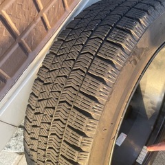 スタッドレス☃️四万円16インチほぼ新品ホイール4本付きの画像