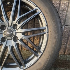スタッドレス☃️四万円16インチほぼ新品ホイール4本付きの画像