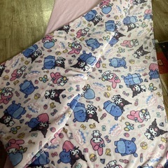 180✖︎180カーペットラグの画像