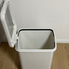 ゴミ箱の画像