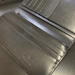 ヴィヴィアンウエストウッド長財布の画像