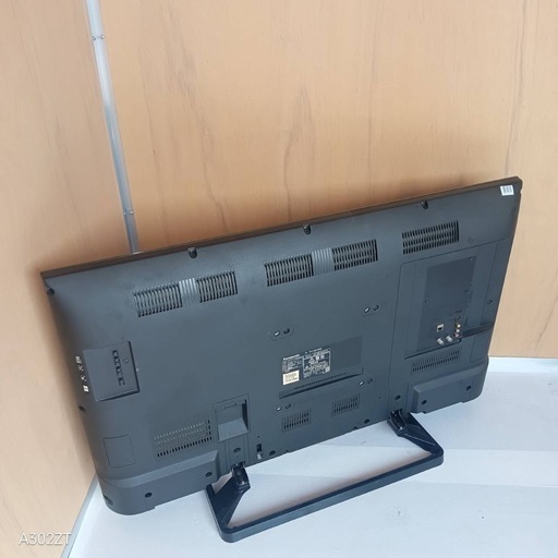 K085 送料無料 Panasonic43 インチ液晶テレビ展示品 (白家電) 関内の