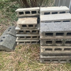【0円！/大量おまとめ！/取りに来れる方のみ！】コンクリブロックの画像