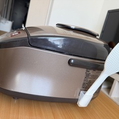 【HITACHI 圧力IH炊飯器 RZ-A10KSM 5.5合 2017年製】の画像