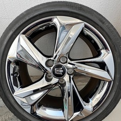 美品部類 220系クラウン RS 純正18インチホイー ル4本小ガリ傷1箇所 タイヤ無　　その他付属品あり。の画像