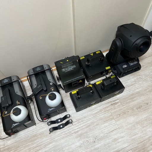【照明機器】クラブやバーで活躍‼︎レーザー、スモーク、ムービングライトのセット クラブやバーで活躍‼︎レーザー、スモーク、ムービングライトのセット