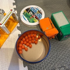 トラックのおもちゃの画像