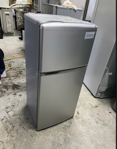 NO B859?福岡市内配送設置無料✨?アクア 109L 2ドア冷蔵庫（直冷式）アーバンシルバー【右開き】AQUA AQR-111E-