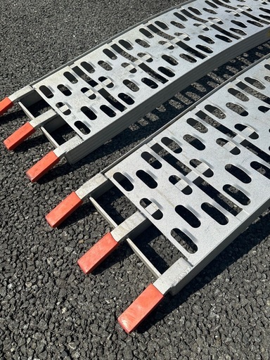 ラダーレール バイク 折り畳み スロープ トランポ 218cm 耐荷重340kg スタンド ベルト付き 軽量 軽トラ バギー 農機具 