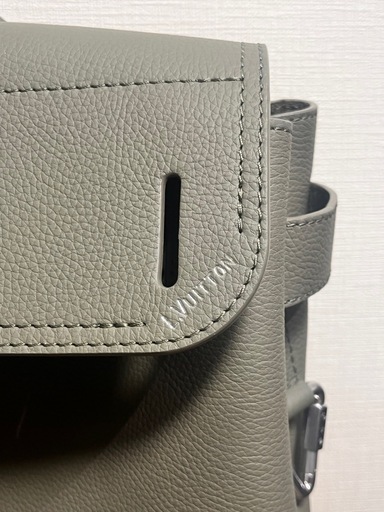 ヴィトン Vuitton スティーマー・バックパック カーキ　M26852