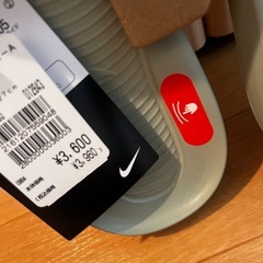 新品未使用（タグ付き）✨NIKE ベナッシ 27㎝の画像