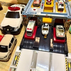ジャンク品、劣化あり。トミカ、ミニカー類の画像