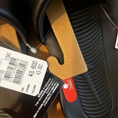 新品未使用（タグ付き）✨NIKE ベナッシ 23㎝の画像