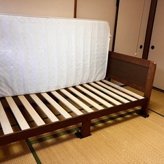 ベッドとマットレス
の画像