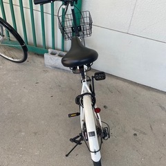 【2025年6月購入】折りたたみ自転車 20インチ 6段変速 カゴ・ライト・鍵付きの画像