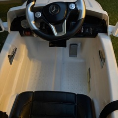 【ジャンク品】電動　乗り物　車　ベンツ の画像