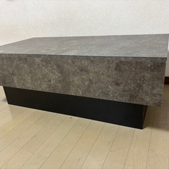 引き出し収納付きテーブルの画像