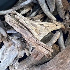 【選べる流木】大小さまざま！200円〜／まとめ買い歓迎      の画像