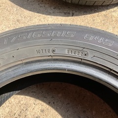 トヨタ アクア 取り外し 中古タイヤ 175/65R 15ダンロップの画像