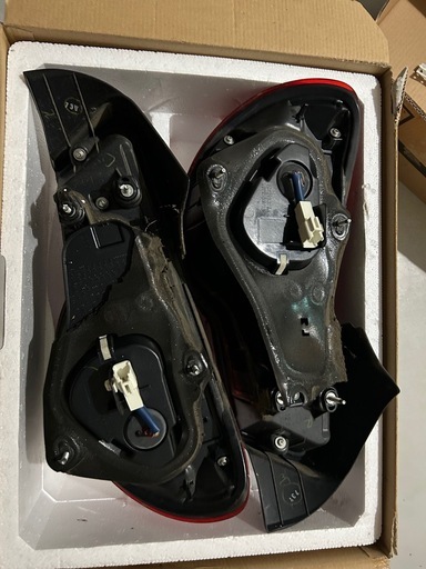 86   純正テールランプ