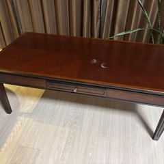 リビングテーブルの画像