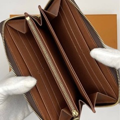 LOUIS VUITTON モノグラムジッピーウォレットの画像