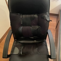 【大幅値下げ】パソコンデスク2個、椅子1脚の画像