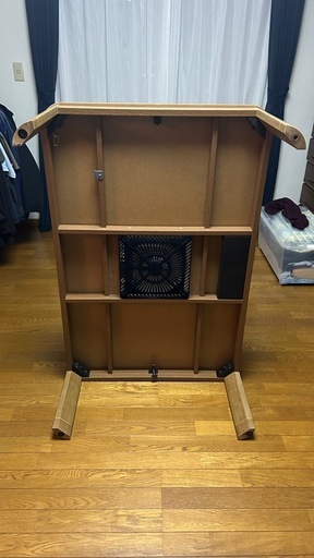 テーブル