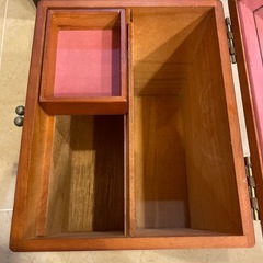 ミラー付きメイクボックス、裁縫ボックス、救急箱の画像