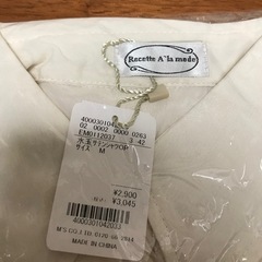 🌸　新品未使用　サテンシャツ　M レディースの画像