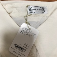 🌸　新品未使用　サテンシャツ　M レディースの画像