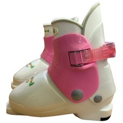 ジュニア　スキー靴の画像