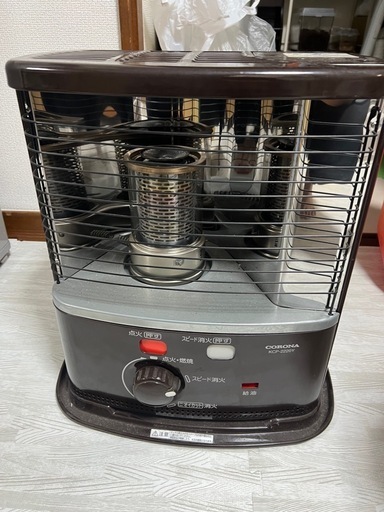 コロナ 石油ストーブと18Lポリタンク