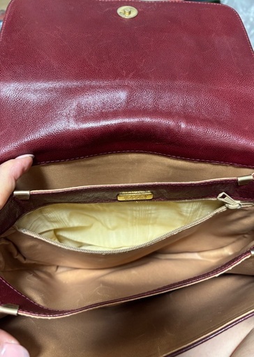 Bally 本革 レザーショルダーバッグ ボルドー 上品カラー  スイス老舗ブランド レザーバッグ ワインレッド  ヴィンテージ フォ