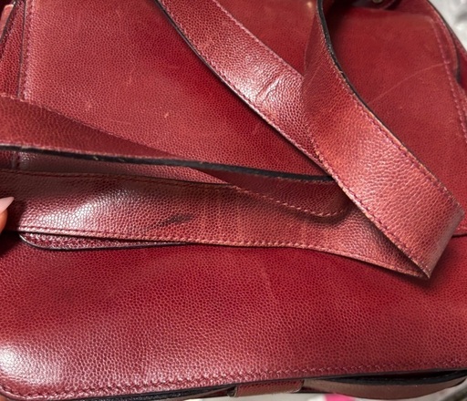 Bally 本革 レザーショルダーバッグ ボルドー 上品カラー  スイス老舗ブランド レザーバッグ ワインレッド  ヴィンテージ フォ