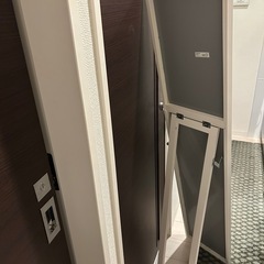 【スタンドミラー/IKEA：FLAKNAN】
 の画像