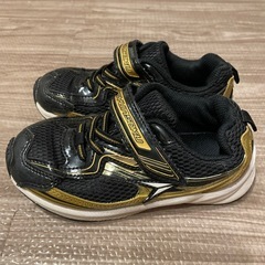 18cm 瞬足　スニーカー　運動靴の画像