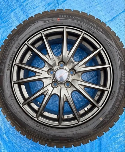 スタッドレスタイヤ　ホイール４本セット 205/60R16