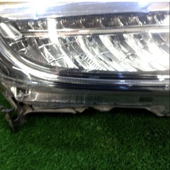 ホンダ　ヴェゼル ru3/4  LED 
ヘッドライト シーケンシャル　ウィンカーの画像